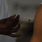 Aplicação da vacina bivalente deve começar em 27 de fevereiro