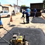 Secretaria de Obras atende diversas regiões de Cuiabá com tapa-buraco