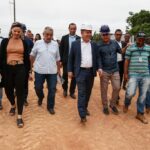 Governador vistoria obras em Cuiabá: “Vamos acabar com esse sofrimento de lama e poeira”