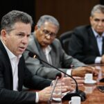 Governo assina convênio para entregar escrituras de imóveis a mais de 13 mil famílias de MT