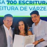 Prefeitura, Governo e Assembleia entregam 318 títulos definitivos de imóveis a moradores de Várzea Grande