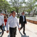 Governador vistoria obra da Praça de Chapada: “Alto padrão de qualidade”