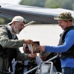 Governador assina termo de parceria para documentário sobre família de onças no Pantanal