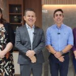 Governo de MT anuncia novo edital para selecionar mais 100 estudantes para intercâmbio na Inglaterra