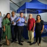 Feirantes de Cuiabá recebem de Botelho barracas novas