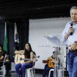 Servidores do TCE-MT mostram habilidades na música, poesia e interpretação durante Show de Talentos