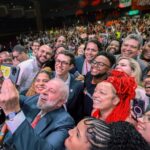 Campanha de fim de ano entra em nova fase com pegada jovem e balanço de ações