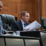 Botelho presta homenagem e nomeia ponte do Contorno Norte de “Desembargador Munir Feguri”