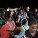 No distrito da Guia, primeira-dama de MT prestigia evento para as mulheres