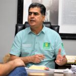 Prefeito Emanuel Pinheiro assina Lei Complementar que dispõe sobre reajuste de 2% para servidores da Educação