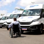Vans com acessibilidade do Projeto Buscar atendem mais de 1500 pessoas por mês e tem 100% da frota climatizada