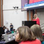 Primeira-dama anuncia novo espaço da Mulher e proposta passa a ser novamente modelo para lei nacional