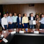 Governo de MT firma parceria para regularizar mais de 10.300 imóveis na região Oeste do Estado