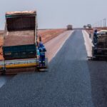 Convênios de R$ 96,3 milhões para asfaltar estradas municipais fortalecem desenvolvimento de regiões em MT
