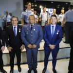 Conselheiro, procurador-geral de Contas e servidores do TCE-MT recebem maior honraria do 1° Batalhão da PM