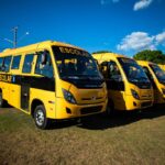 Governo de MT entrega 8 ônibus escolares e mais de 300 equipamentos tecnológicos para escolas