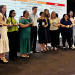 Quatro escolas, aluno e professora de Várzea Grande recebem prêmio “Alfabetiza MT”