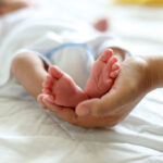 Lei de Botelho amplia divulgação do Teste do Pezinho em MT