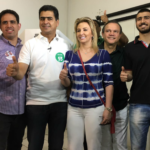 Candidato Emanuel Pinheiro vota em escola federal em Cuiabá