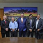 Ministros discutem alternativas de capital de giro para comerciantes do Shopping Popular