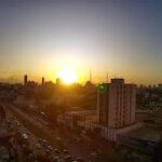 Cuiabá foi a cidade mais quente do Brasil neste domingo: 42 graus e 8% de umidade