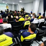 Emanuel Pinheiro inaugura auditório na capital e recebe homenagem de sindicato