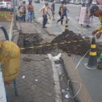 Secretaria de Obras realiza limpeza de mais de 20 bueiros na Avenida Prainha e arredores