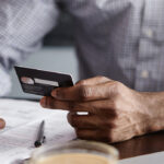 Consumidores de Cuiabá registram menor nível de endividamento e inadimplência em outubro