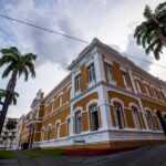 Biblioteca Estadual Estevão de Mendonça está fechada ao público para restauração do Palácio da Instrução