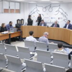 CCJR aprova redação final de projeto que proíbe celulares em sala de aula