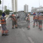 Prefeitura de Cuiabá realiza operação tapa-buracos e mutirão de limpeza em principais vias da capital