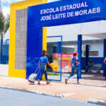 Mais de 310 mil estudantes retornam às aulas na rede estadual com novas diretrizes nesta segunda-feira (3)