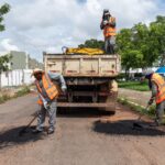 Prefeitura de Cuiabá realiza operação tapa-buraco na Avenida Beira Rio