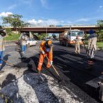 Treze pontos de Cuiabá recebem operação tapa-buraco em 2 dias