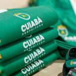 Prefeitura de Cuiabá realiza entrega de uniformes aos estudantes