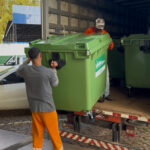 Prefeitura recebe contêineres para reforçar destinação correta de resíduos em Cuiabá