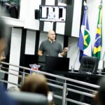 Prefeito Abilio Brunini debate acolhimento de crianças vítimas de violência na Câmara