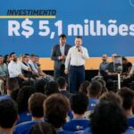 Governador anuncia licitação e 100% das escolas estaduais terão quadras