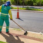 Prefeitura promove operação de limpeza na Av. Fernando Corrêa da Costa