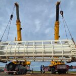 Com mais de 70 toneladas, eixo da roda-gigante chega ao Parque Novo Mato Grosso