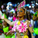 Blocos e escolas de samba agitam foliões no primeiro dia de Desfile de Carnaval na Arena Pantanal