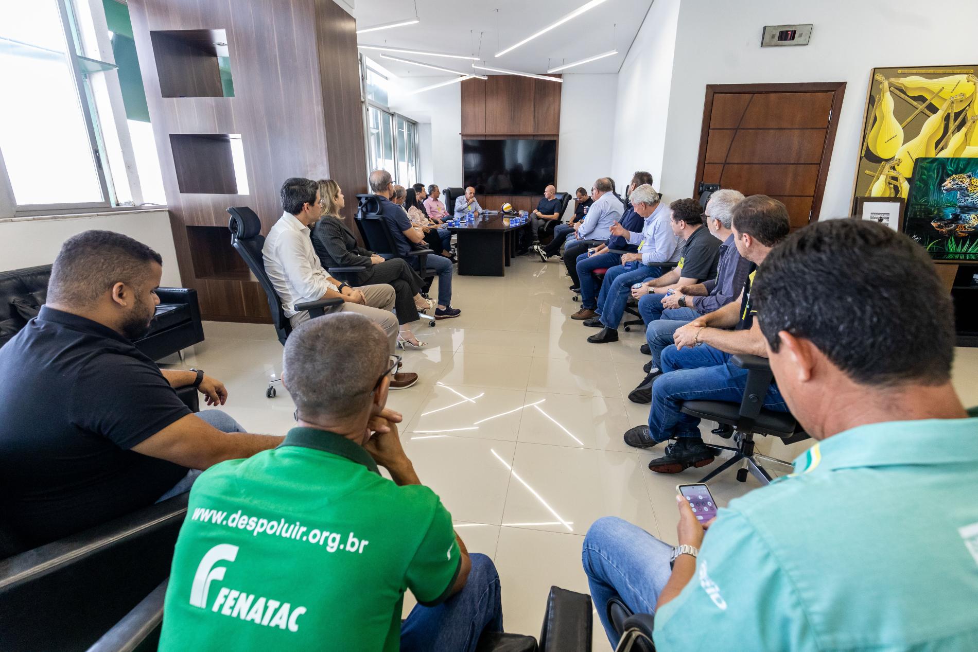 Abilio Brunini ouve empresários do Distrito Industrial e agenda reunião com DNIT para buscar soluções