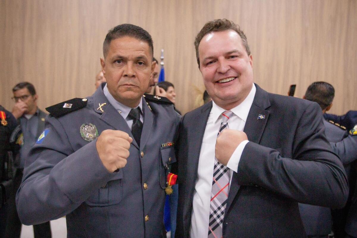 Deputado Max comemora promoção de subtenente e mais 24 militares da Operação Canguçu