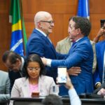 Sérgio Ricardo reforça parceria institucional em sessão solene de transição de governo