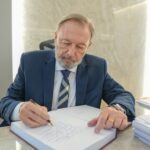 Conselheiro José Carlos Novelli recebe nota máxima em tese de doutorado sobre mesas técnicas