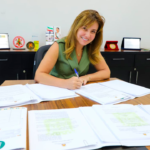 Flávia Moretti sanciona leis de PCCS e garante valorização esperada há décadas pelos servidores