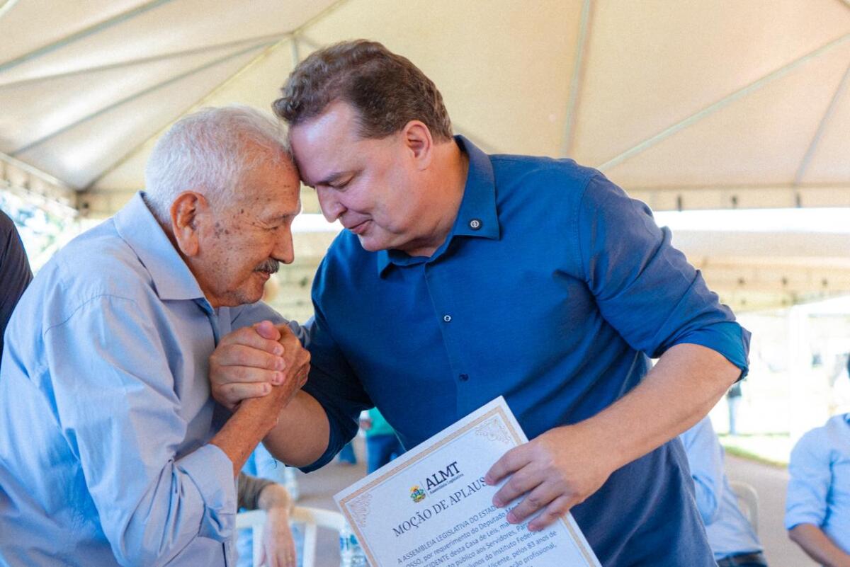 Max emociona ao homenagear ex-aluno de 96 anos na celebração de aniversário do IFMT São Vicente