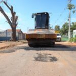 Viação e Obras intensifica tapa-buracos, patrolamento e drenagem em sete pontos de Várzea Grande nesta sexta-feira (17)
