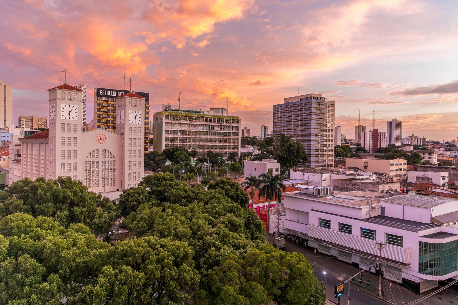 Prefeitura de Cuiabá injeta R$ 148,8 milhões na economia com pagamento dos servidores