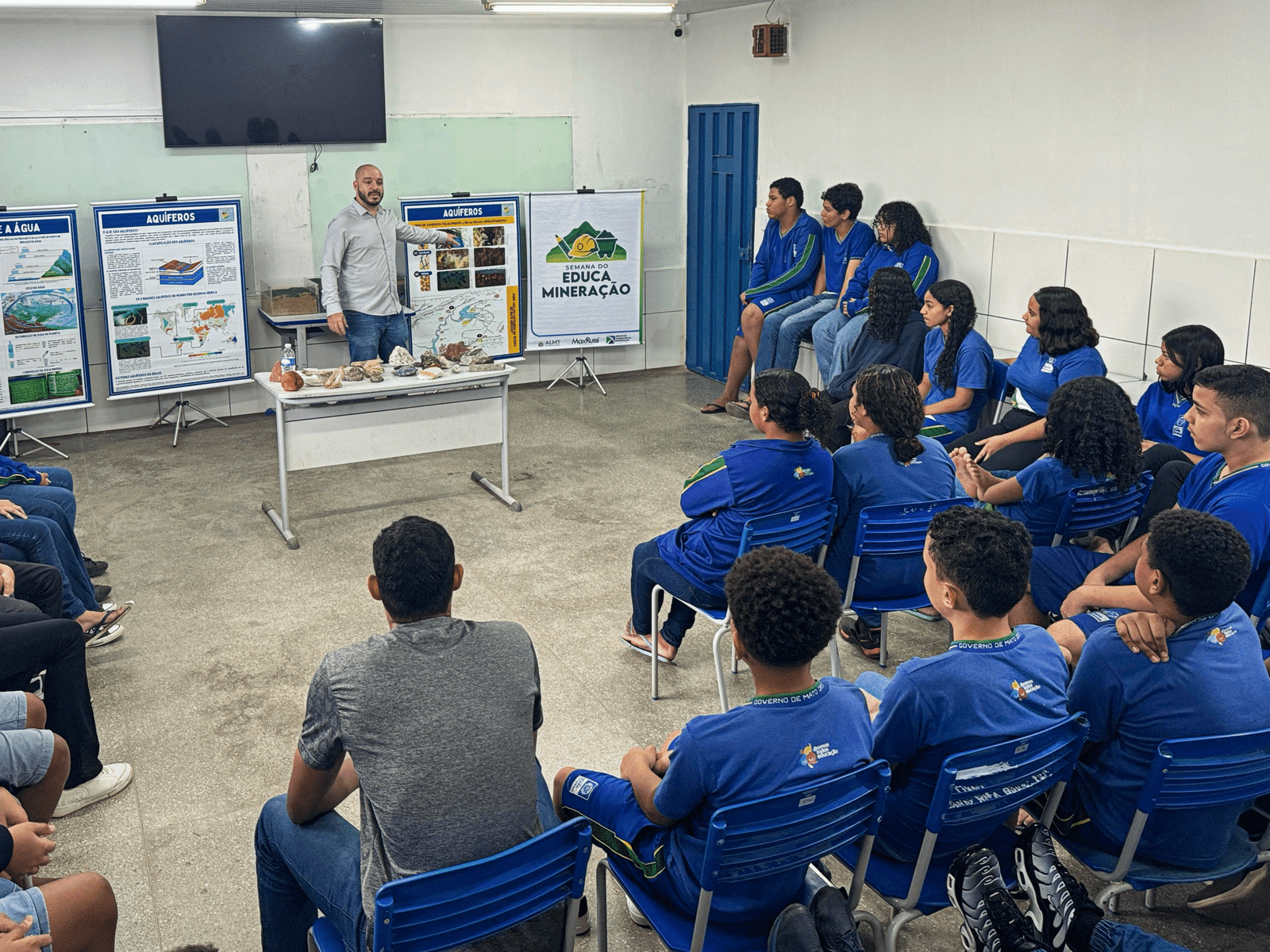 Mais de 20 mil estudantes terão oficinas sobre recursos minerais por iniciativa de Max